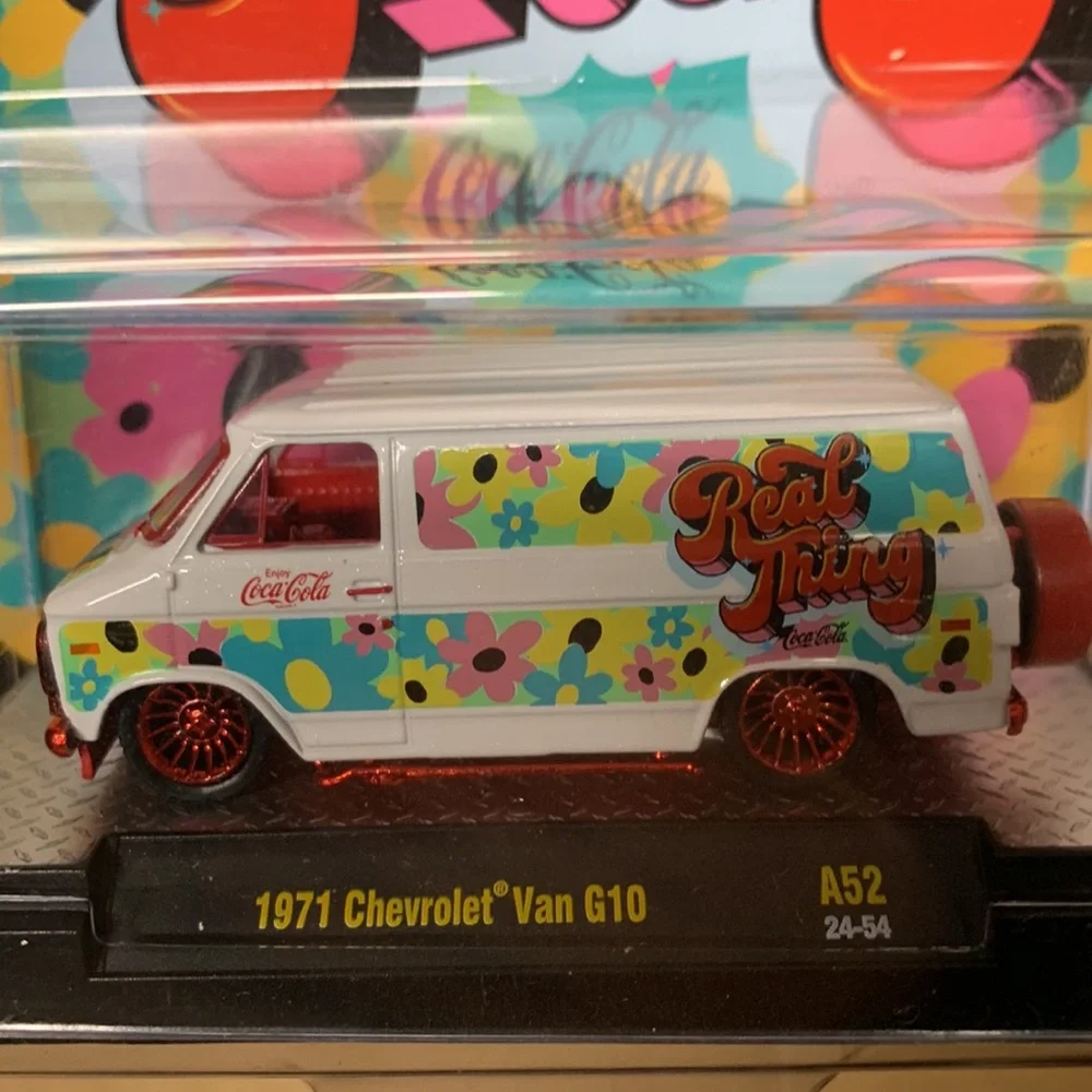 Coca Cola 1971 Chevrolet Van G10 M2 Machines Chase - Picture 1 of 10